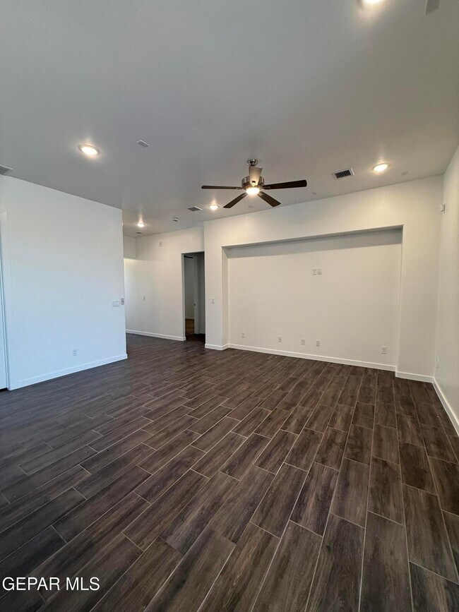 Building Photo - 13389 Carterton Ave