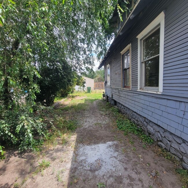 Building Photo - 3BR/1BA North Gonzaga Area Home