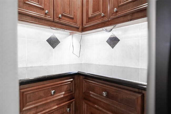 Building Photo - 13165 Snow Ln