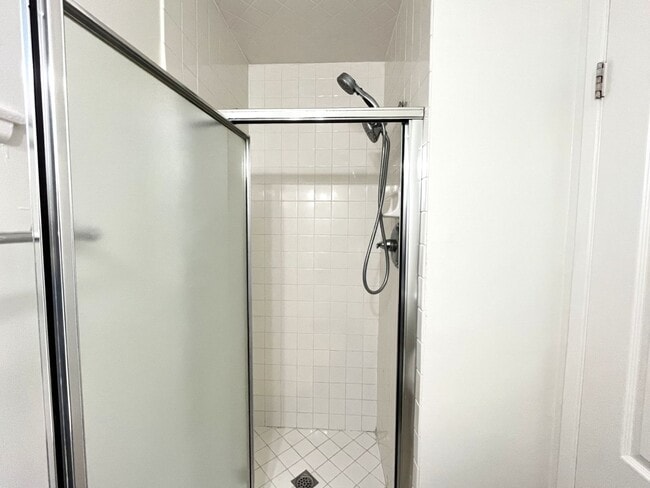 Building Photo - 3 bed, 2 bath in Ontario, CA!