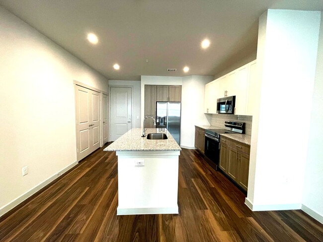 Building Photo - 15117 Fishtrap Bike Path