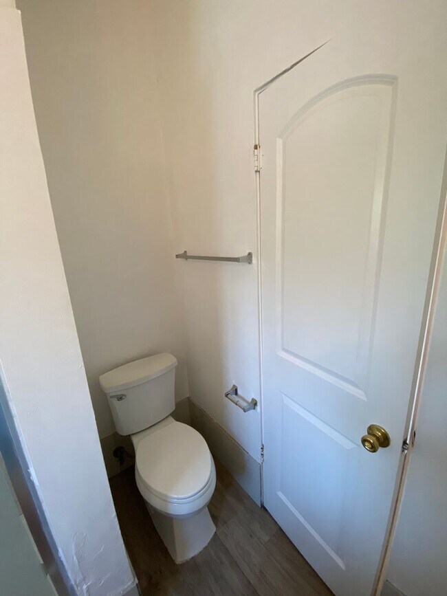 Building Photo - 2 Bedroom/1 Bathroom - Isla Vista