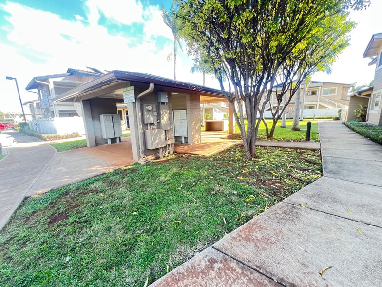 Building Photo - 91-1015-1015 Kamaaha Ave