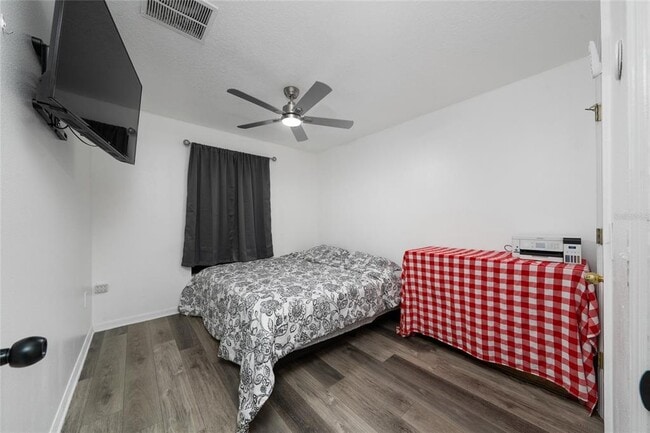 Building Photo - 3008 Seaview Castle Dr