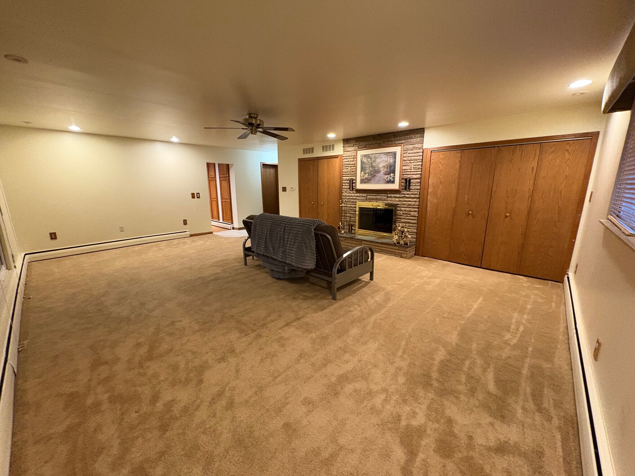 Family Room - 504 Burgess Dr