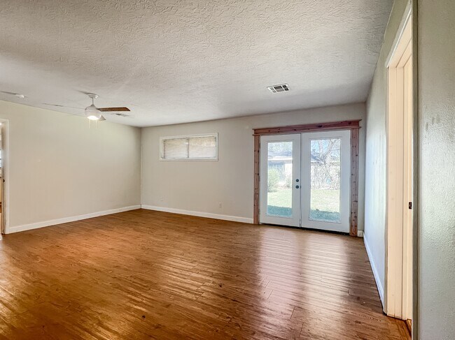 Building Photo - 3308 NW Atlanta Ave