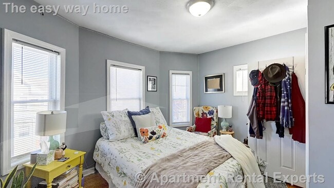 Building Photo - 50 Derby St