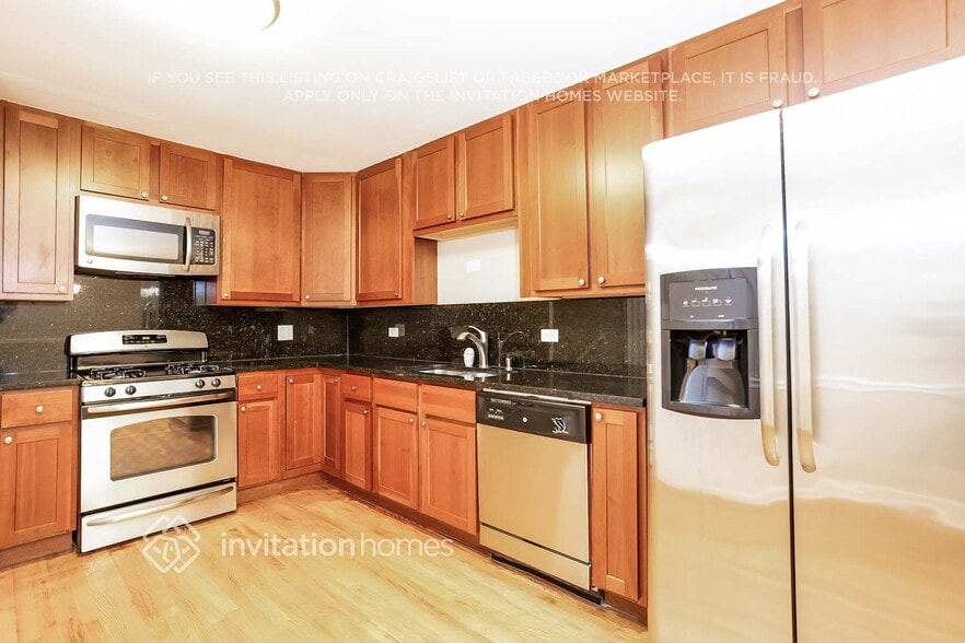 Building Photo - 14723 Menard Ave