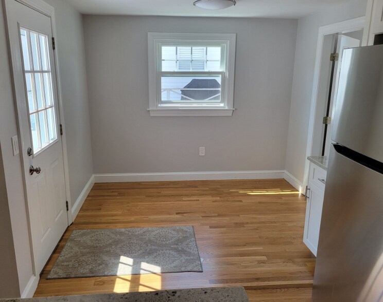 Building Photo - 17 Piermont St