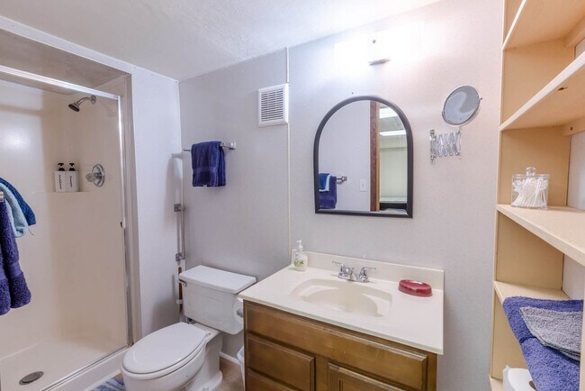 Building Photo - 640 S Columbia St