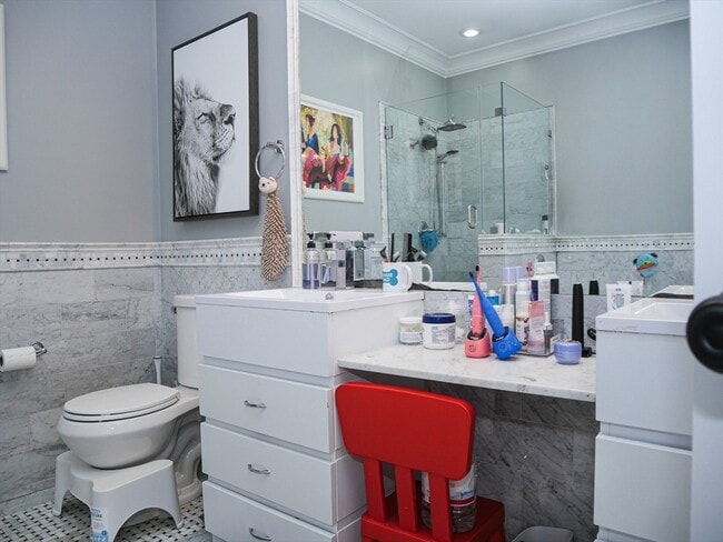 Building Photo - 161 Tudor St