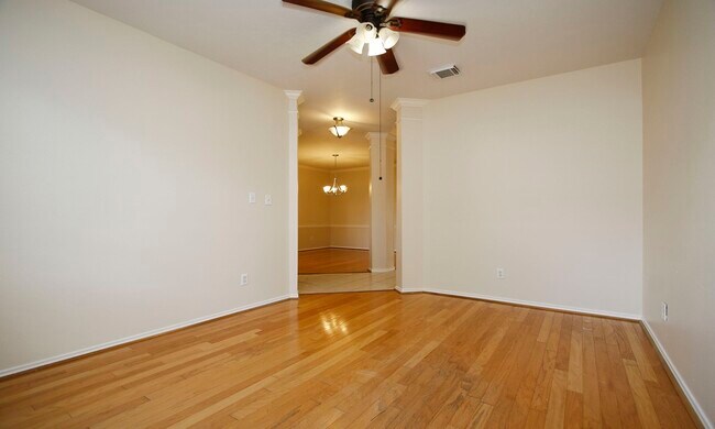 Building Photo - 16207 Waiting Spring Cir