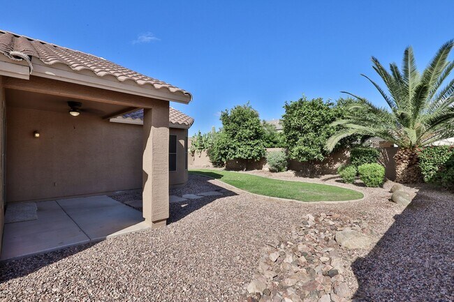 Building Photo - 3 bedroom 2 bath home with a den in san tan valley!