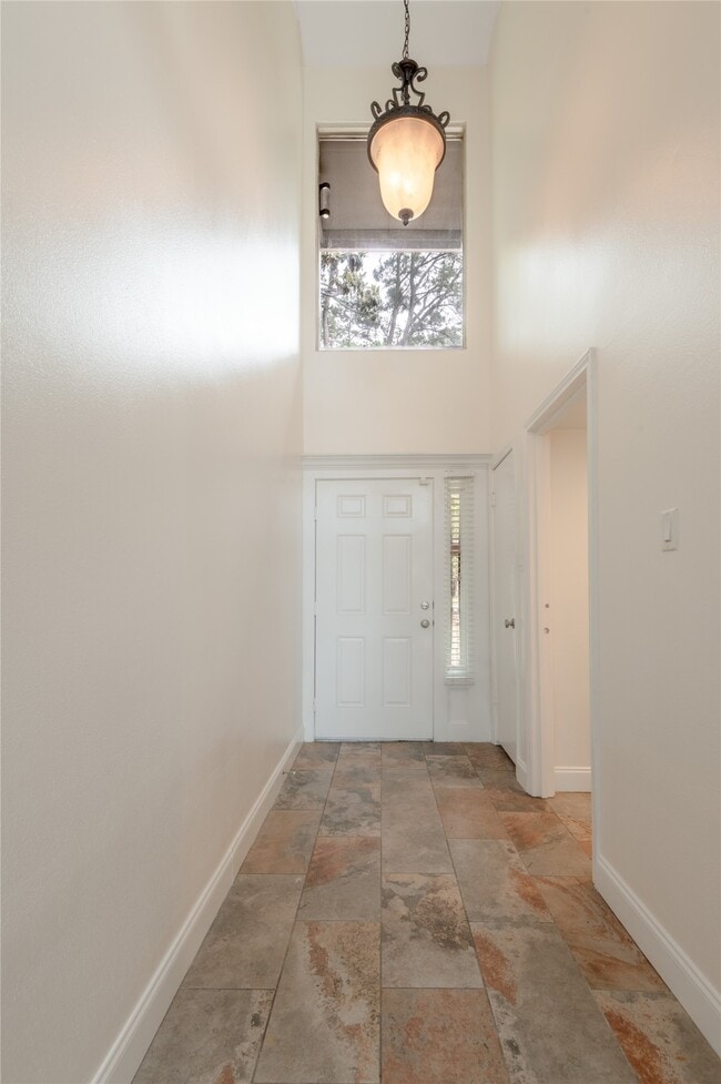 Building Photo - 208 Waters Edge