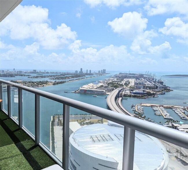 Building Photo - 888 Biscayne Blvd