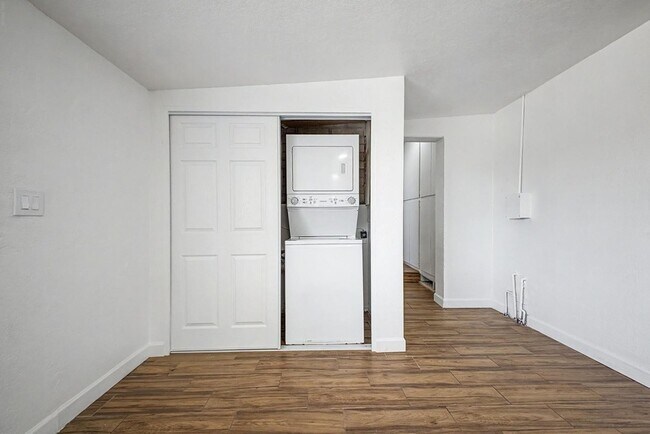 Building Photo - 3519 W Orchid Ln