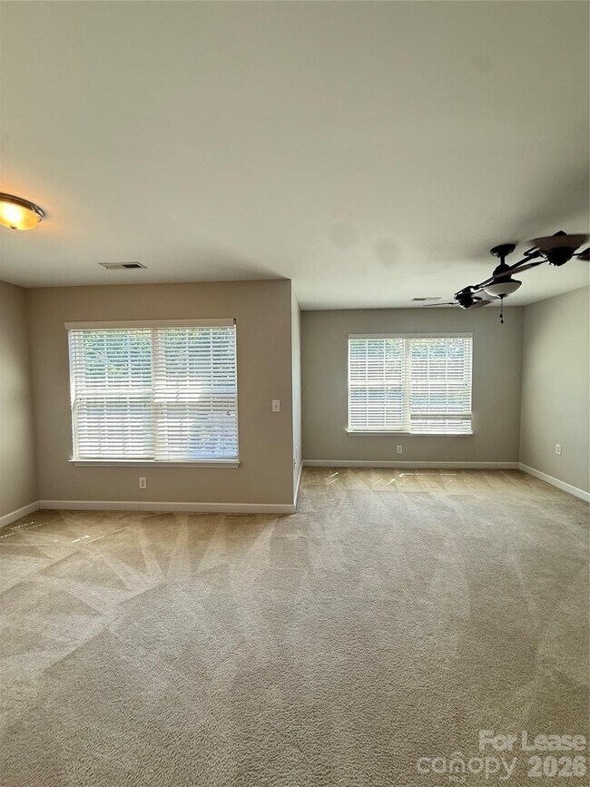 Building Photo - 5675 Stafford Rd