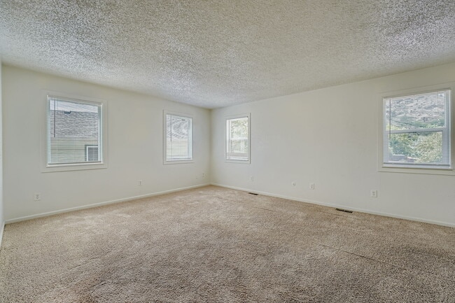 Building Photo - 122 Crawford Cir
