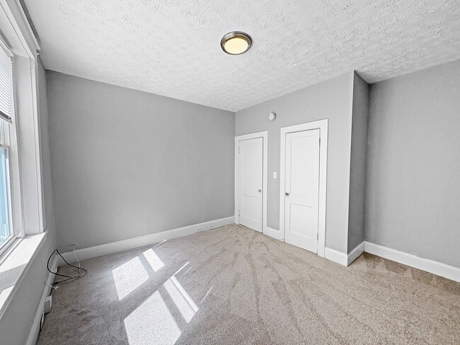 Building Photo - 3425 Carolina Ave