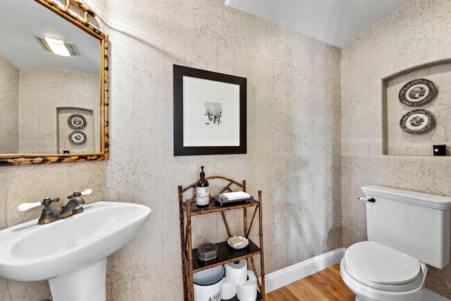 Building Photo - 20 Cape Danbury