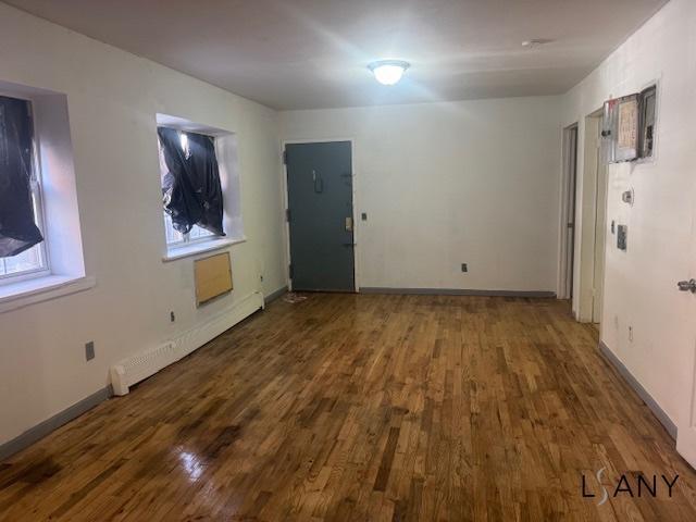 Building Photo - 3 bedroom in BRONX NY 10458
