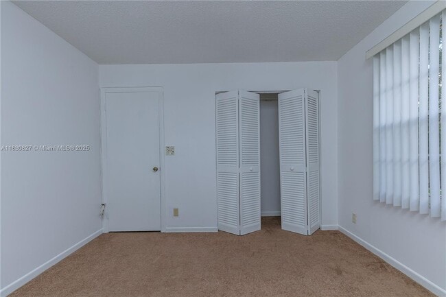 Building Photo - 2592 W Saratoga Dr