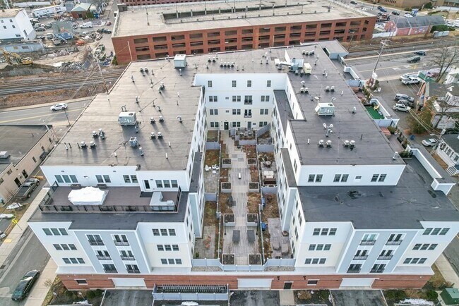 Building Photo - 175 North Ave
