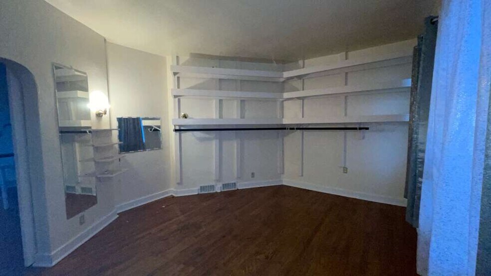 Building Photo - 409 N 5th St