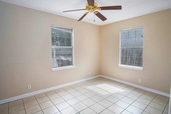 Building Photo - 717 N Colorado St