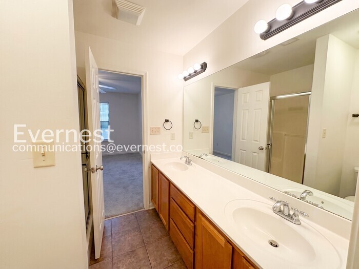 Building Photo - 10800 Frenchmen Loop