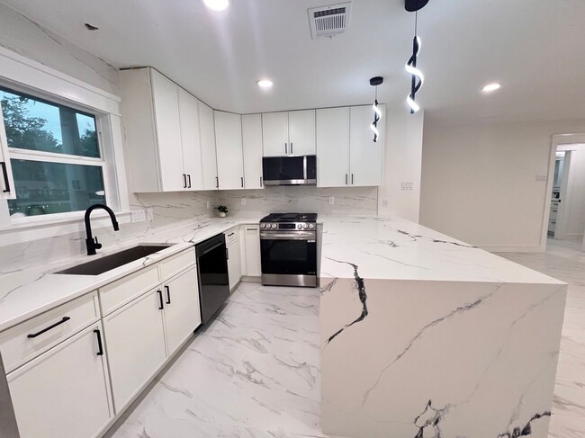 Primary Photo - 20156 Russell Dr