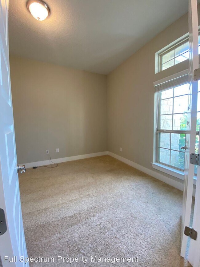 Building Photo - 5 br, 3.5 bath House - 120 Leann Way