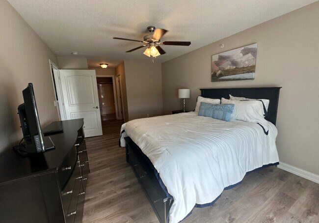 Building Photo - 2212 Chapel Hill Rd