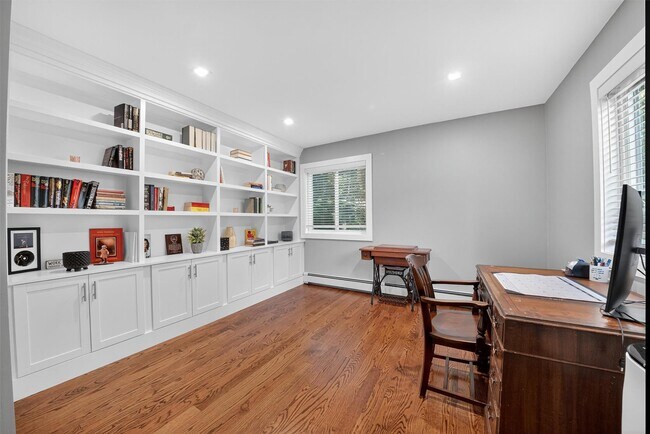 Building Photo - 28 Dirubbo Dr