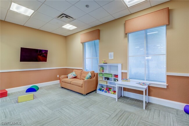 Building Photo - 2827 Blossom Wy