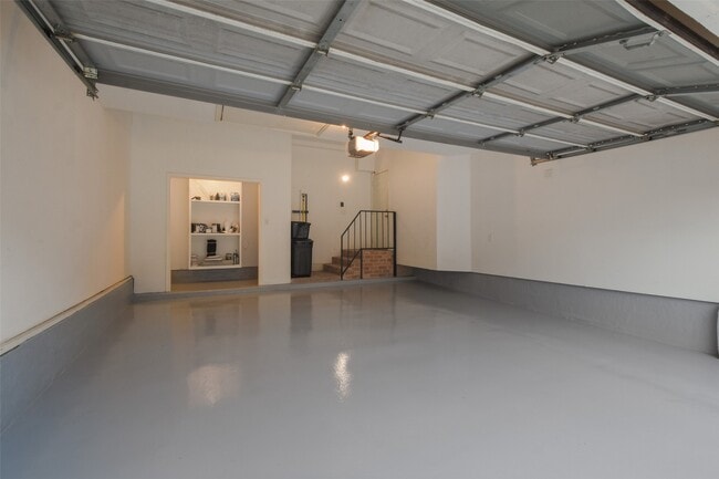 Building Photo - 12859 Kingsbridge Ln