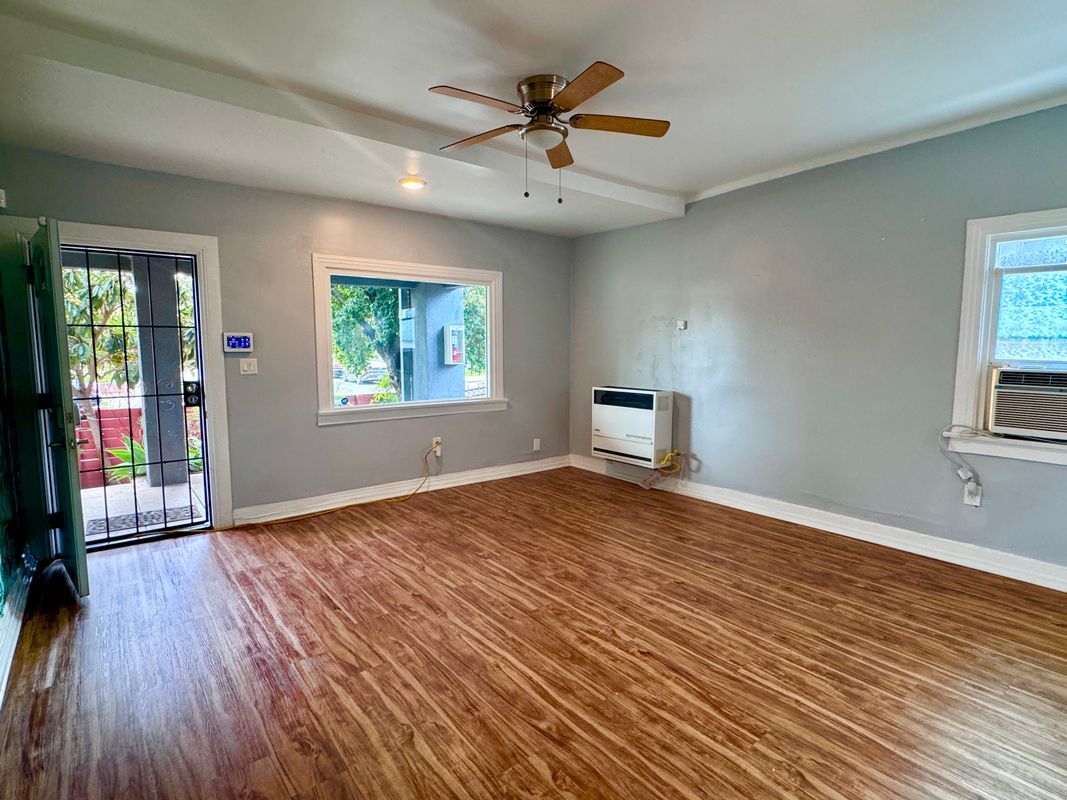 Building Photo - 1151 E 15th St