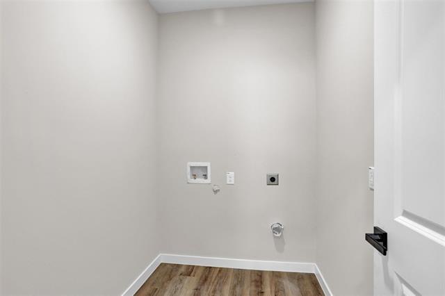 Building Photo - 705 E Hanna St