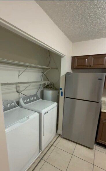 Building Photo - 5624 Struthers Ct