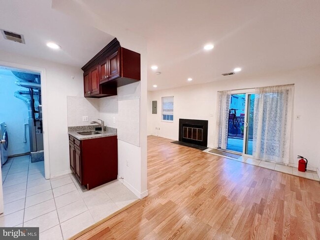 Building Photo - 6 Lazy Hollow Way