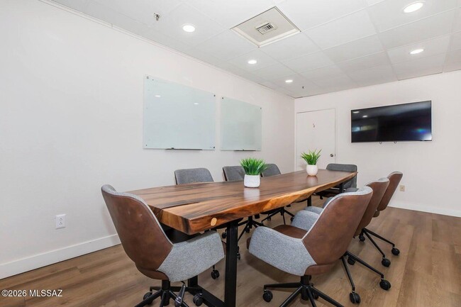 Building Photo - 425 W Paseo Redondo