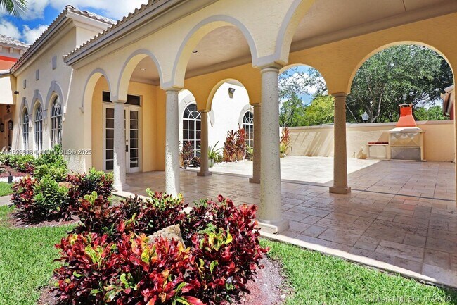 Building Photo - 8363 Lake Dr