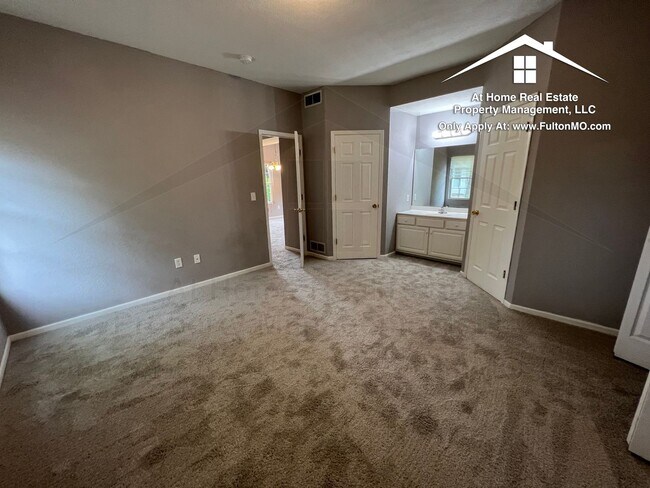 Building Photo - 1012 Boulder Ct