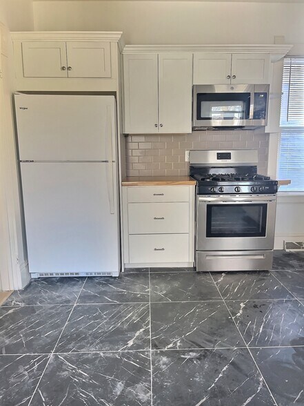 Building Photo - 712 45th St