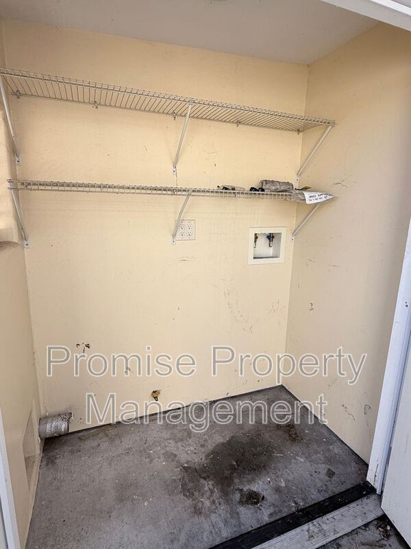 Building Photo - 941 40th St