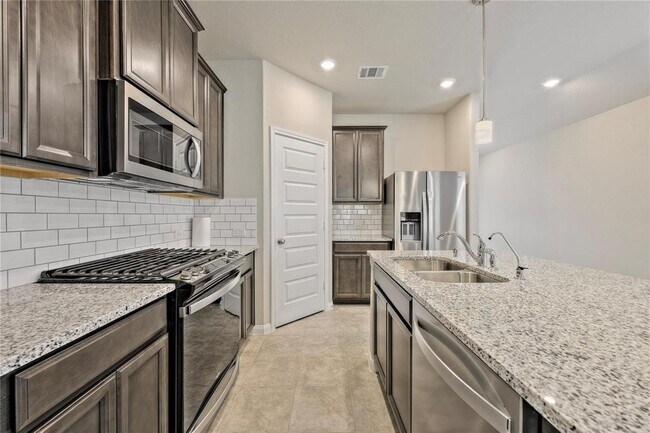 Building Photo - 17502 Rosette Grass Dr