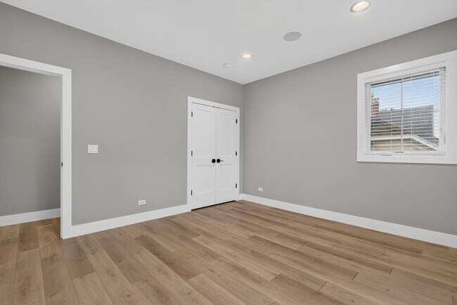 Building Photo - 240 S Brainard Ave