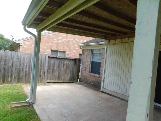 Building Photo - 4403 Alamo Ave