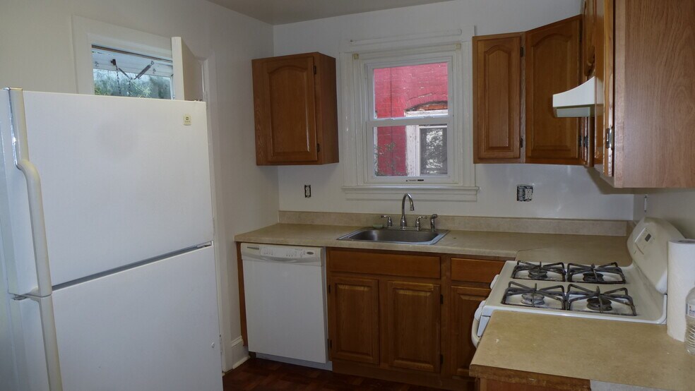 Building Photo - 147 Sheldon Ln