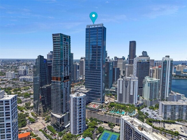 Building Photo - 1435 Brickell Ave